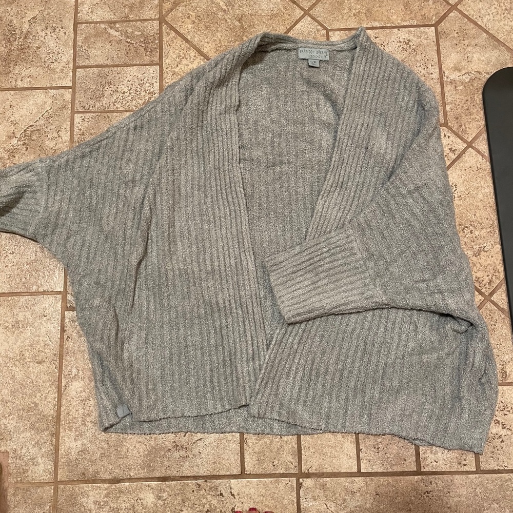 Barefoot dreams cozy sweater. Size L/XL